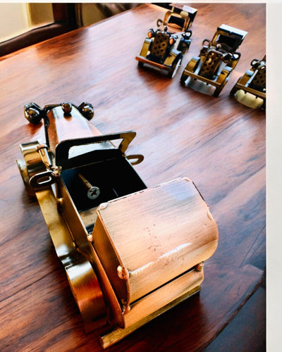 Retro klassinen auto, auto, rautaa - Kokoelma "Vintage Drive", automalli, personointi kaiverruksella lahjaksi