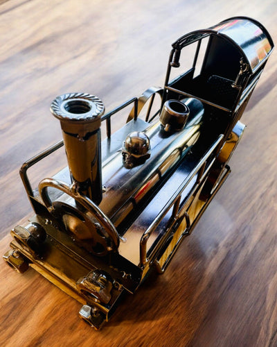 Rautainen veturi "Retro Express" – koriste, malli, käsintehty, kaiverrusmahdollisuus lahjaksi