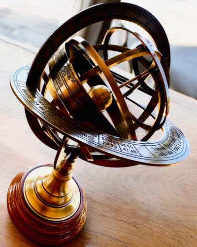 Astrolabium Artis 2 - 30 cm korkea, Käsintehty Kaiverrusvaihtoehdolla, toimiston sisustus, premium