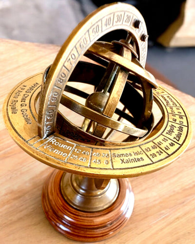 Astrolabium Artis 2 - 30 cm korkea, Käsintehty Kaiverrusvaihtoehdolla, toimiston sisustus, premium