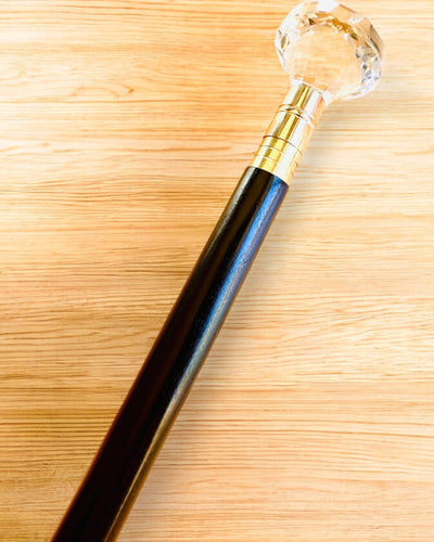 Kävelykeppi "Valkoinen Timantti" - Käsintehty puinen, kaiverrusmahdollisuus