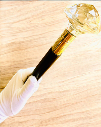 Kävelykeppi "Valkoinen Timantti" - Käsintehty puinen, kaiverrusmahdollisuus