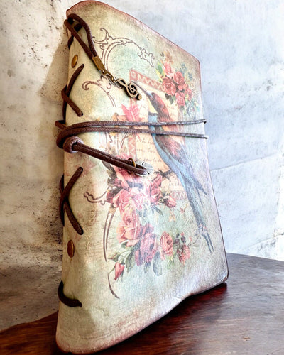 Vintage Memoire -muistikirja personoidulla kaiverruksella - 3 mallia valittavana, muistikirja lahjaksi