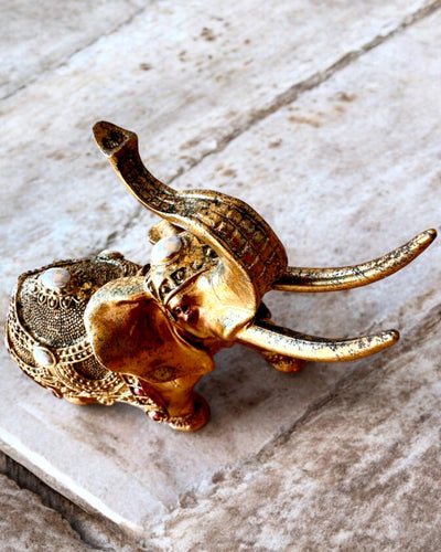 Kuningas Elefantti Kaiverrusmahdollisuudella - Eleganssia ja Luksusta, personointi lahjaksi