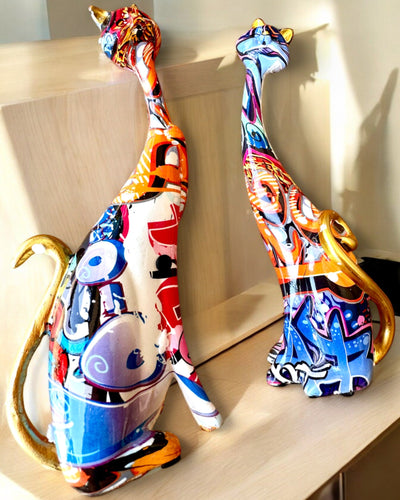 Abstraktien "ArtCats"-Kissojen Figuriinit, Käsinmaalatut, Hartsi – 25 cm, 2 kpl.