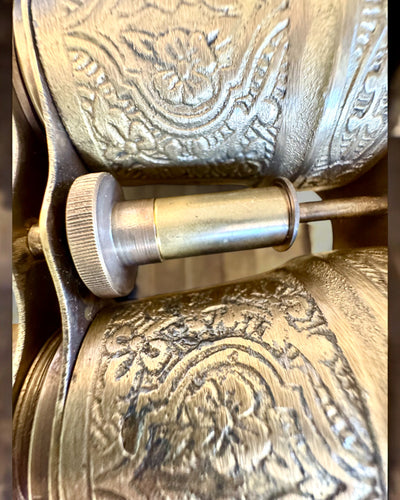 Kiikarit nahkaisella kotelolla Victorian's Eye, 11 cm Messinkiä, Käsin koristeltu, personointi kaiverruksella lahjaksi