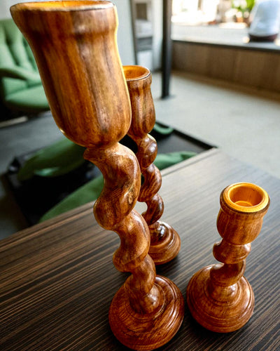 Sarja 3 kynttilänjalkaa "Spiraalivalo" 25 cm korkeus, mahdollisuus personointiin kaiverruksella lahjaksi