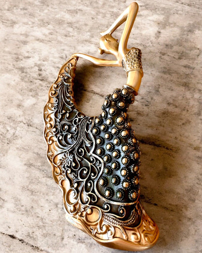 Elegantti veistos "Kultaisen hohteen tanssijatar", 29 cm korkea, kaiverrusmahdollisuudella lahjaksi