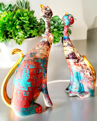 Abstraktien "ArtCats"-Kissojen Figuriinit, Käsinmaalatut, Hartsi – 25 cm, 2 kpl.