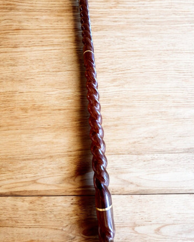 Kävelykeppi - WIKING taistelunuijan muotoisella päällä, mahdollisuus personointiin kaiverruksella lahjaksi