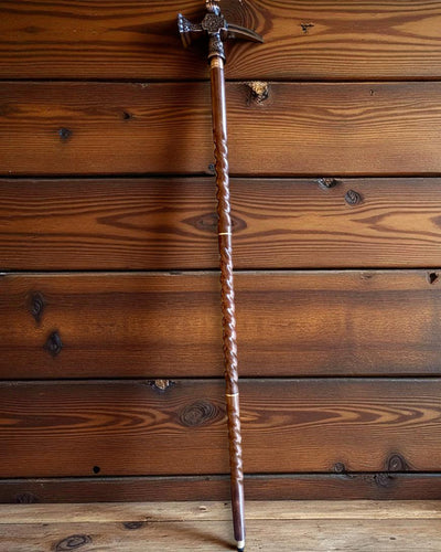 Kävelykeppi - WIKING taistelunuijan muotoisella päällä, mahdollisuus personointiin kaiverruksella lahjaksi