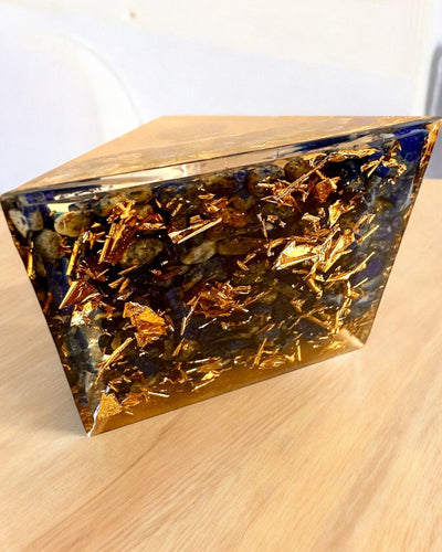 Orgoniittinen energiakartio "Zenith" Lapis Lazulilla, ihanteellinen lahjaksi