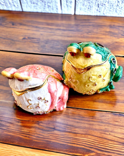 Tyylikäs "Żabi Skarb" -korurasia lahjaksi, personointi ja kaiverrusmahdollisuus