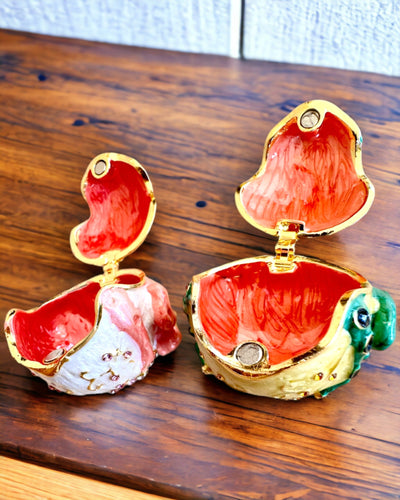 Tyylikäs "Żabi Skarb" -korurasia lahjaksi, personointi ja kaiverrusmahdollisuus