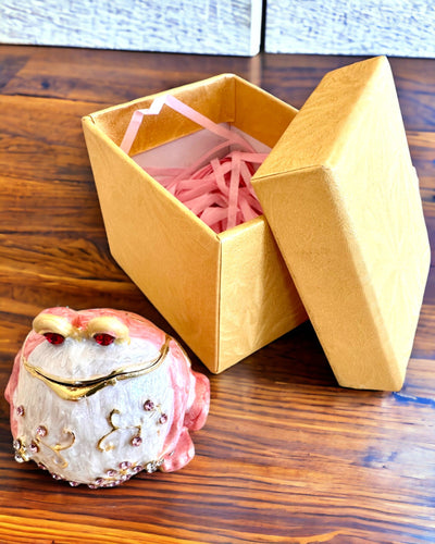 Tyylikäs "Żabi Skarb" -korurasia lahjaksi, personointi ja kaiverrusmahdollisuus