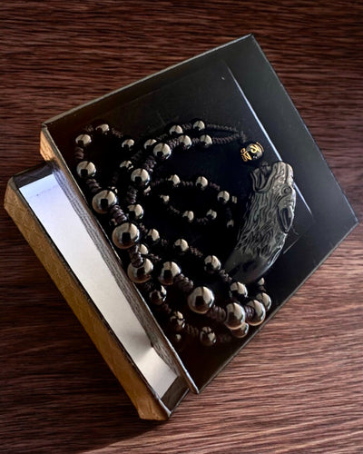 Jadeiittinen Sudenhampaan Amuletti - Voiman ja Suojelun Amuletti, mahdollisuus personointiin kaiverruksella lahjaksi