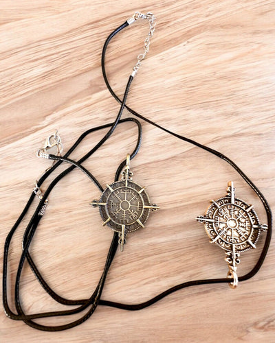 Amuletti Pohjoisen Soturi - Viikinkikompassi, mahdollisuus personointiin kaiverruksella lahjaksi, 2 vaihtoehtoa valittavana