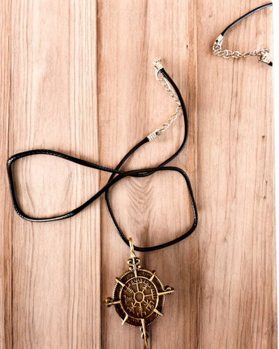 Amuletti Pohjoisen Soturi - Viikinkikompassi, mahdollisuus personointiin kaiverruksella lahjaksi, 2 vaihtoehtoa valittavana