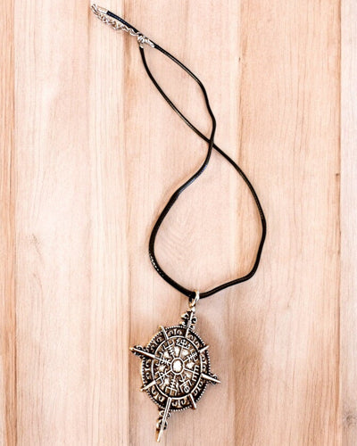 Amuletti Pohjoisen Soturi - Viikinkikompassi, mahdollisuus personointiin kaiverruksella lahjaksi, 2 vaihtoehtoa valittavana