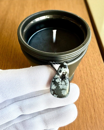 Intentionaalinen soijakynttilä Obsidiaani – itsevarmuus ja sisäinen voima, 250 ml, mahdollisuus personointiin lahjaksi