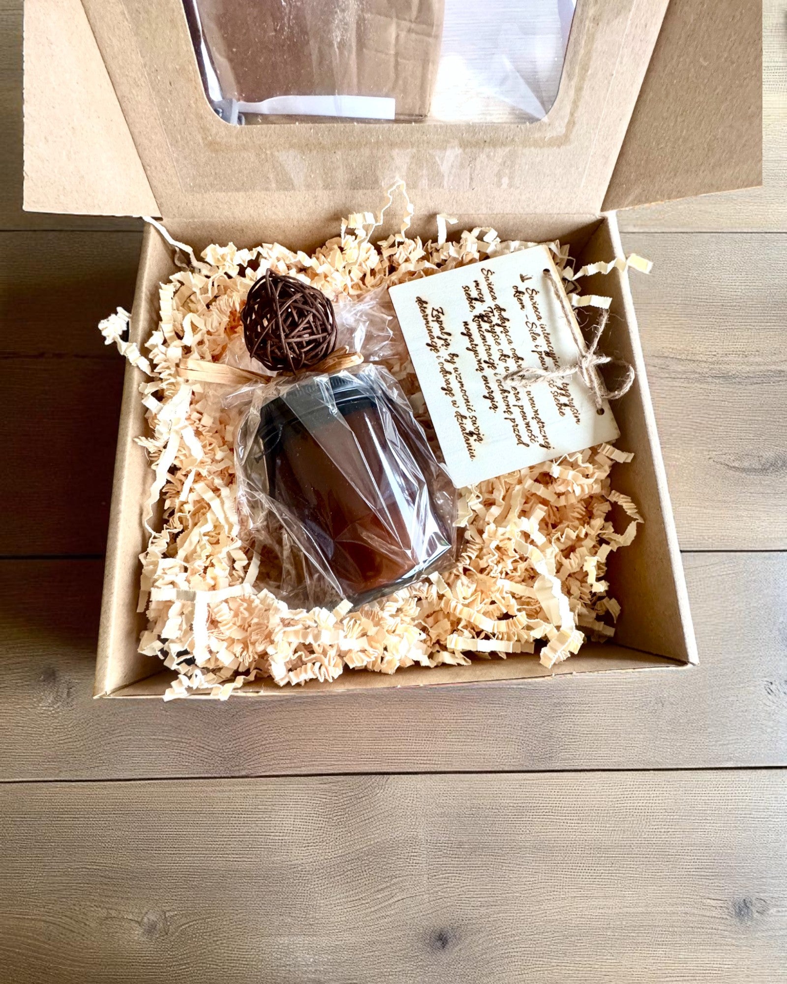 Intentionaalikynttilä Tiikerin Voima – Itsevarmuus ja hyvinvointi, 250 ml, mahdollisuus kannen personointiin lahjaksi