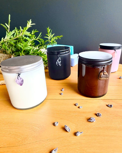 Intentionaalinen soijakynttilä Ametisti – rauha, harmonia ja puhdistuminen, 250 ml, mahdollisuus personointiin lahjaksi