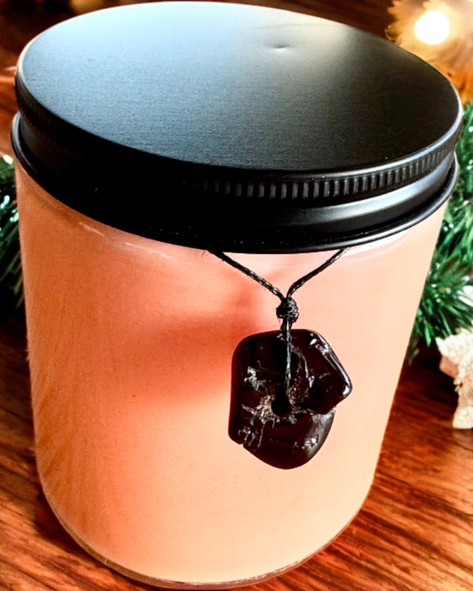 Intentionaalinen soijakynttilä 250 ml luonnonkivellä – valitse oma energiasi: sitriini tai granaatti, personointi kaiverruksella lahjaksi