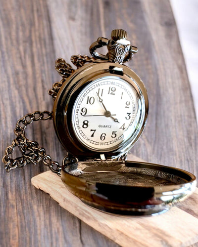 Kieszonkello Lunar Wolf – Kuun Suden kello, mahdollisuus personoida kaiverruksella lahjaksi