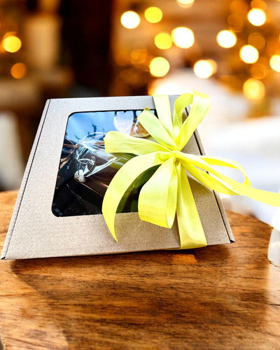 Intentionaalinen soijakynttilä 250 ml luonnonkivellä – valitse oma energiasi: sitriini tai granaatti, personointi kaiverruksella lahjaksi