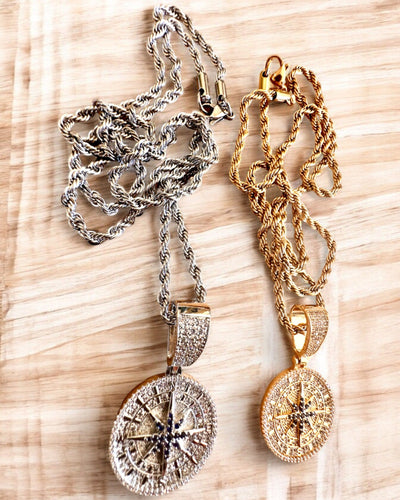 Glamour-tyylinen kompassiriipuskaulakoru zirkoneilla naisille ja miehille - 2 vaihtoehtoa valittavana, personointi kaiverruksella lahjaksi