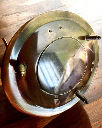 Kapteenin Kompassi Explorer 2 – mahdollisuus personoituun kaiverrukseen lahjaksi, 2 värivaihtoehtoa valittavissa