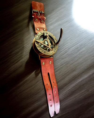 Aurinkokello "Antiikkikompassi", rannekello kompassilla, mahdollisuus personointiin kaiverruksella