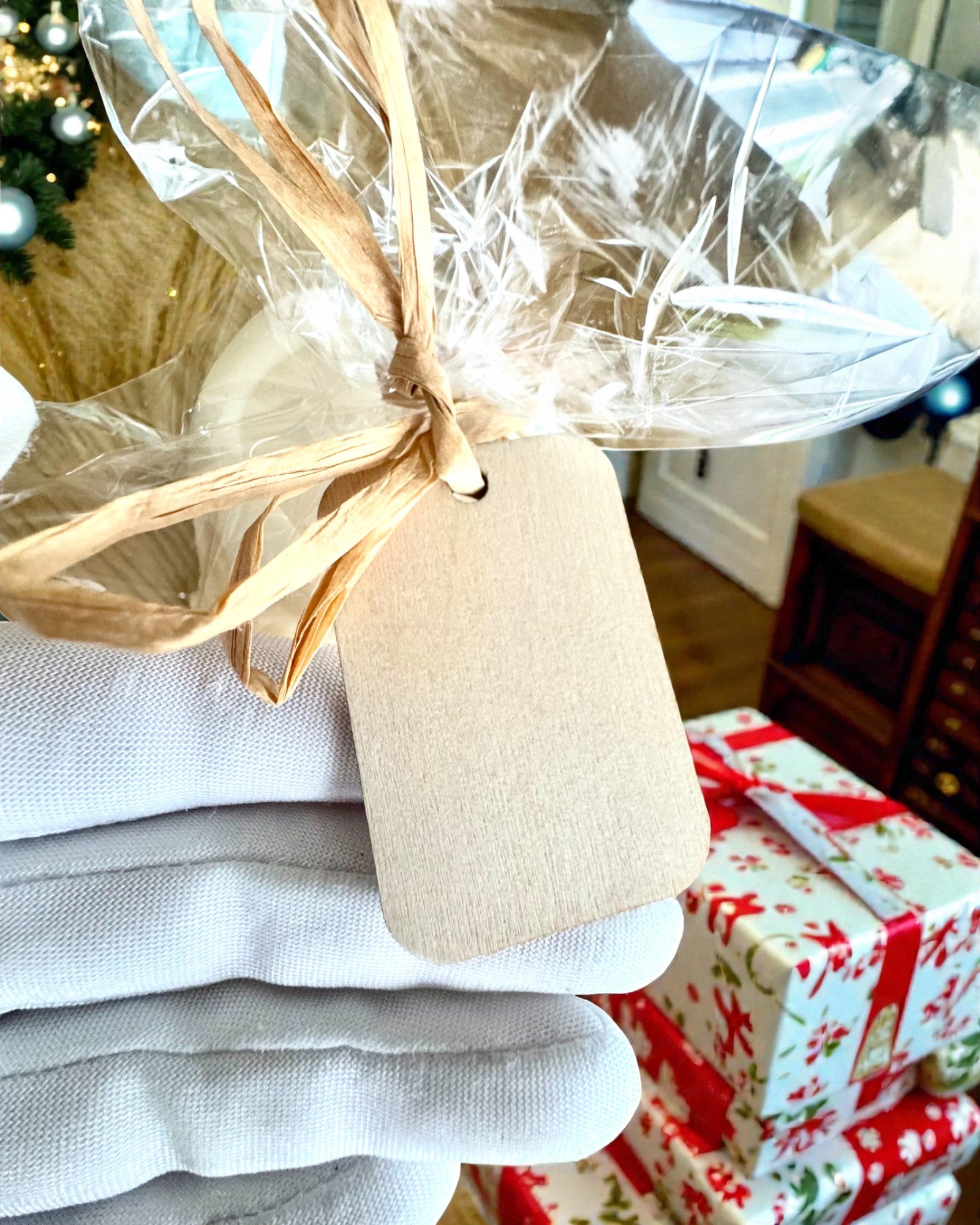 Soijakynttilä Talvikettu, 7,5 cm korkea, käsin valettu soijakynttilä suloisella nukkuvalla ketulla, personoitavissa kaiverruksella laattaan