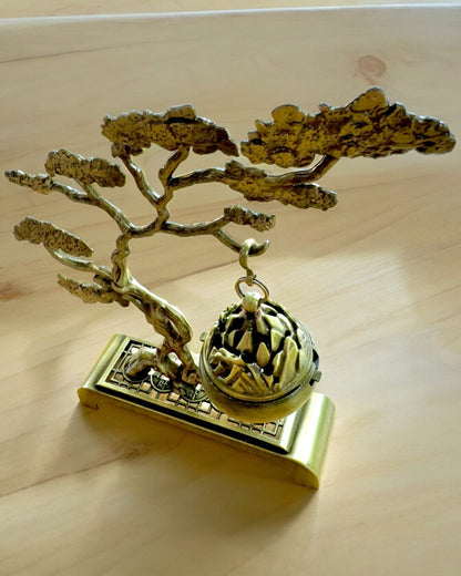 Tyylikäs metallinen bonsai-suitsuketeline - mahdollisuus personointiin kaiverruksella lahjaksi