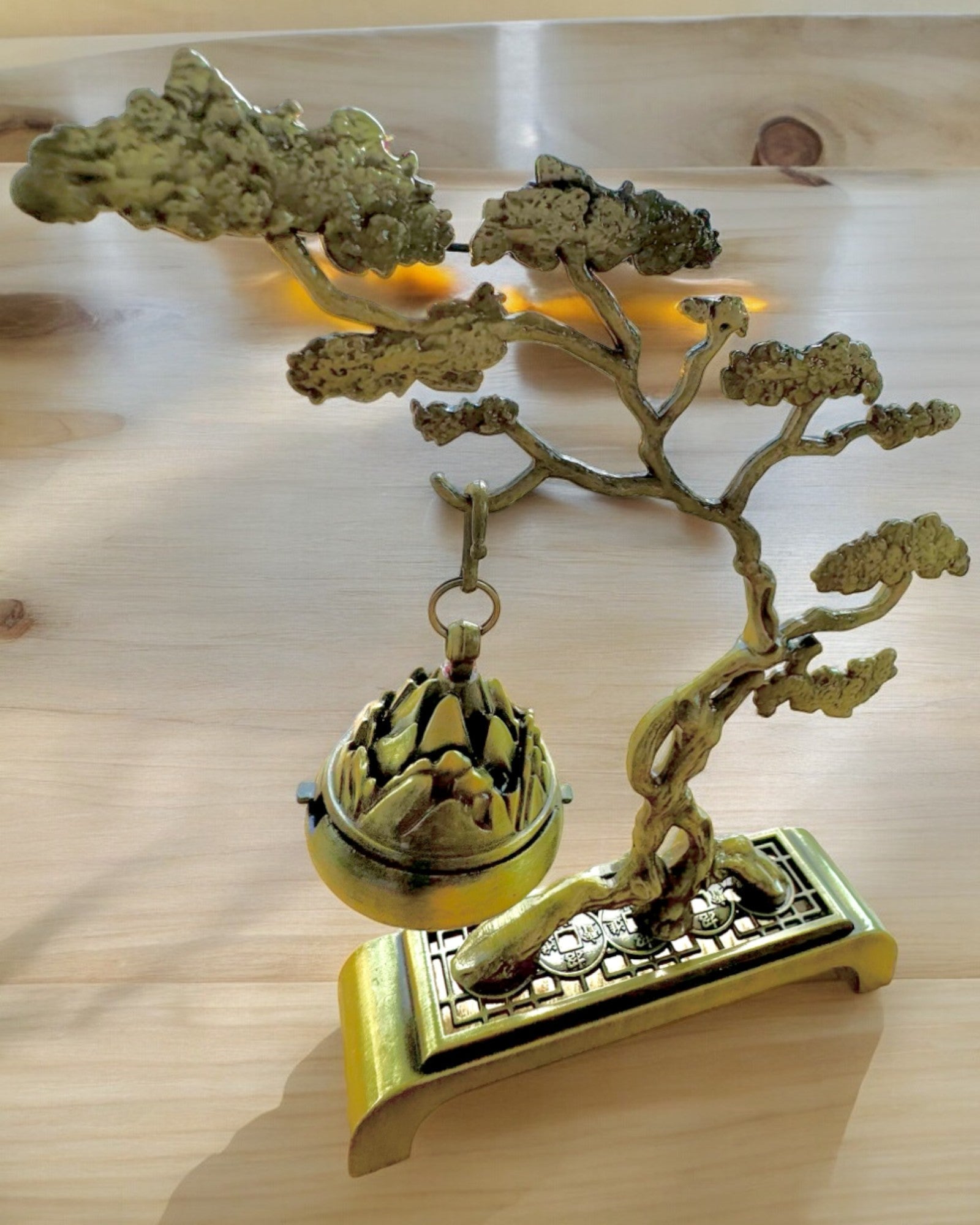 Tyylikäs metallinen bonsai-suitsuketeline - mahdollisuus personointiin kaiverruksella lahjaksi