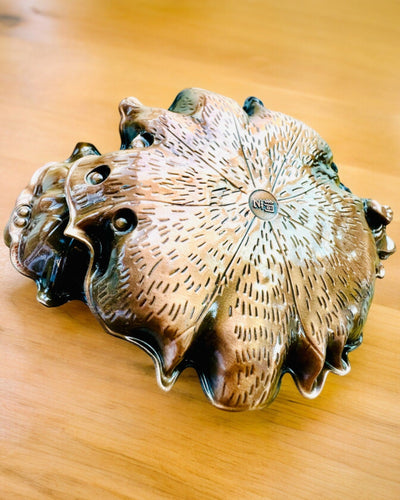 Tyylikäs metallinen lootuksenlehti suitsuketeline - 4 vaihtoehtoa valittavana, mahdollisuus personointiin kaiverruksella lahjaksi