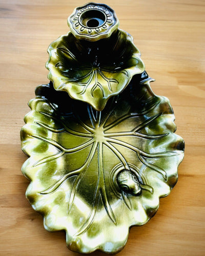 Tyylikäs metallinen lootuksenlehti suitsuketeline - 4 vaihtoehtoa valittavana, mahdollisuus personointiin kaiverruksella lahjaksi