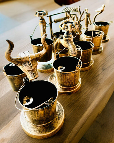 Tyylikäs metallinen tuhkakuppi "Rustic Charm" 19-23 cm korkeus, 8 vaihtoehtoa valittavana, kaiverrus pyynnöstä