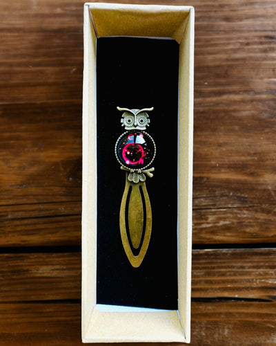 Kirjanmerkki "Sowa z Konstelacjami" - 12 vaihtoehtoa valittavana, personointi kaiverruksella