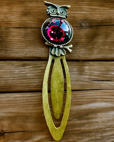 Kirjanmerkki "Sowa z Konstelacjami" - 12 vaihtoehtoa valittavana, personointi kaiverruksella