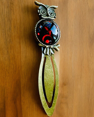 Kirjanmerkki "Sowa z Konstelacjami" - 12 vaihtoehtoa valittavana, personointi kaiverruksella