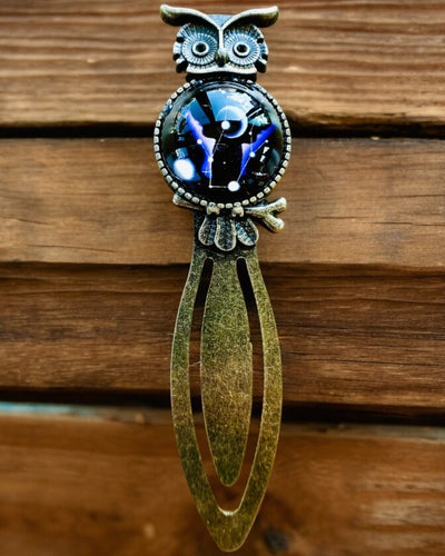 Kirjanmerkki "Sowa z Konstelacjami" - 12 vaihtoehtoa valittavana, personointi kaiverruksella