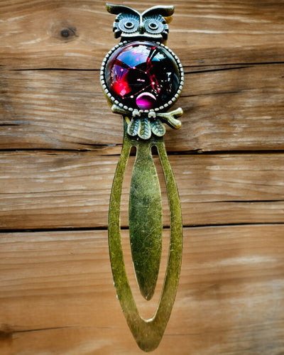 Kirjanmerkki "Sowa z Konstelacjami" - 12 vaihtoehtoa valittavana, personointi kaiverruksella