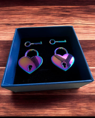 Romanttiset Mini Sydänlukot DeLuxe, 2 lukon ja avainten setti, 6 vaihtoehtoa valittavana, mahdollisuus personointiin kaiverruksella lahjaksi