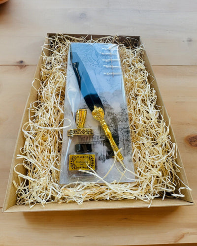 Tyylikäs hanhensulka tarvikkeilla - Royal Quill, mahdollisuus personointiin kaiverruksella