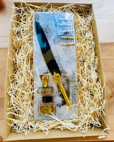 Tyylikäs hanhensulka tarvikkeilla - Royal Quill, mahdollisuus personointiin kaiverruksella