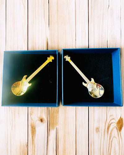 "Strunowy Hit" -lusikka kaiverrusvaihtoehdolla, valittavana 2 värivaihtoehtoa