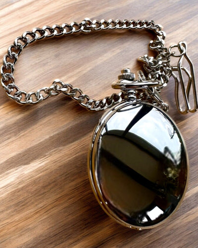 Klassinen taskukello, jossa on kaksoiskansi, manuaalinen, hopeanvärinen