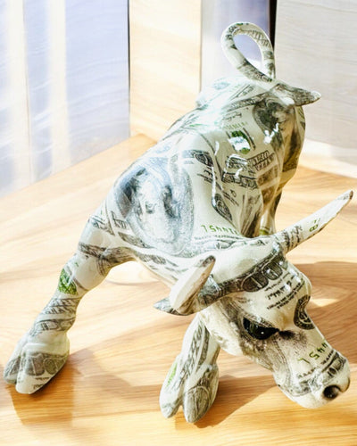 Koristeellinen härkäveistos "BullArt" – Uniikki taideteos kaiverrusmahdollisuudella - 4 värivaihtoehtoa, personoitavaksi lahjaksi