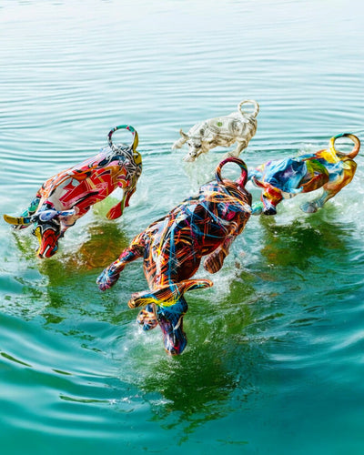 Koristeellinen härkäveistos "BullArt" – Uniikki taideteos kaiverrusmahdollisuudella - 4 värivaihtoehtoa, personoitavaksi lahjaksi